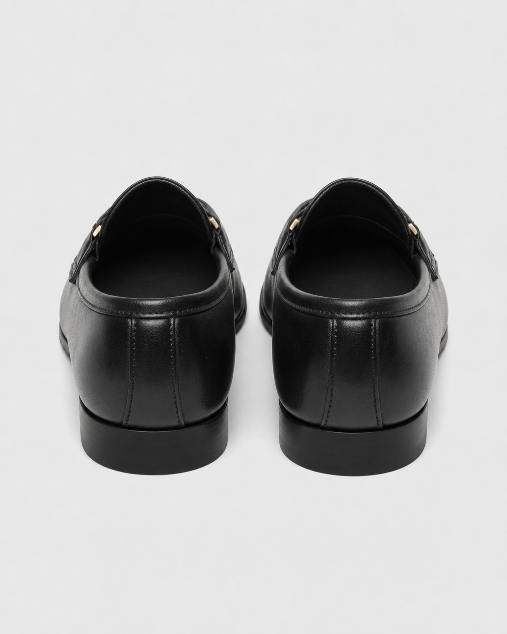 Black bit heel view