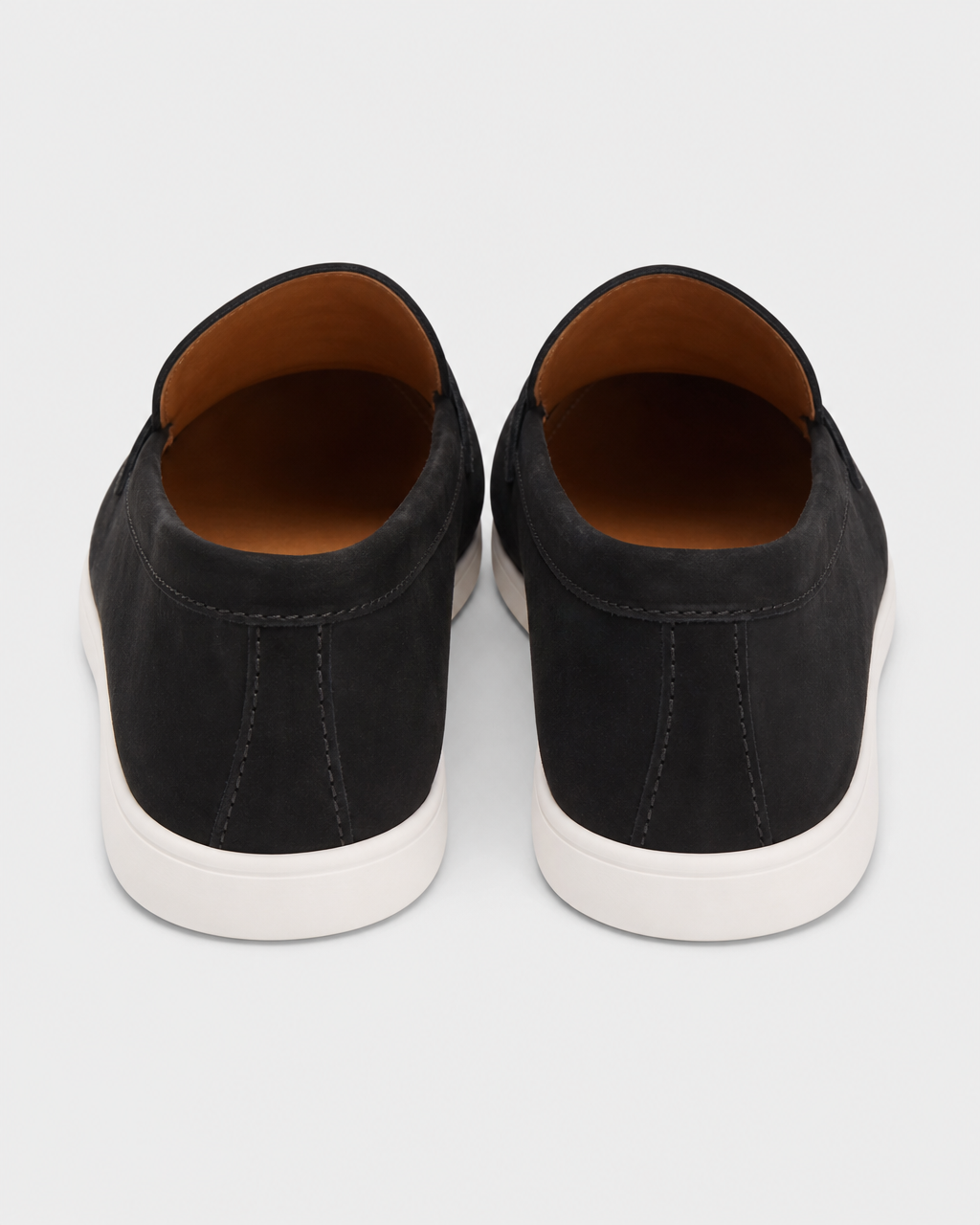 Black bit heel view