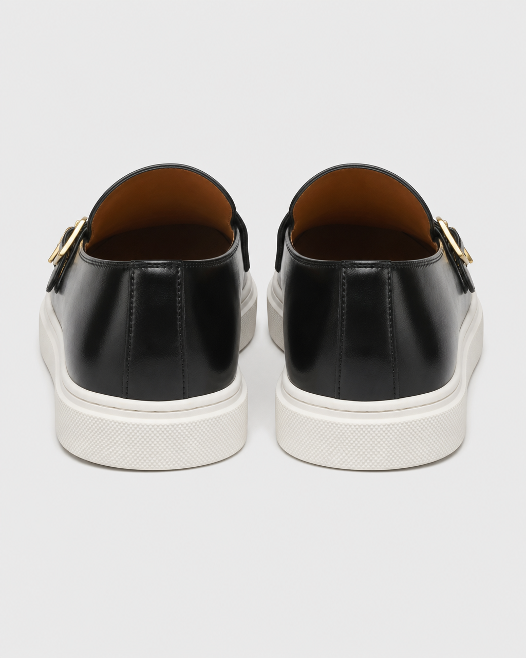 Black bit heel view