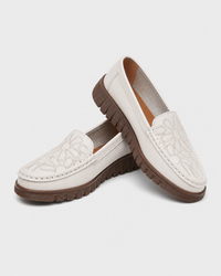 Pair of cream flat