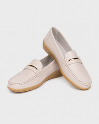 Pair of cream platform