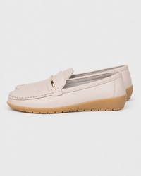 Cream platform side view